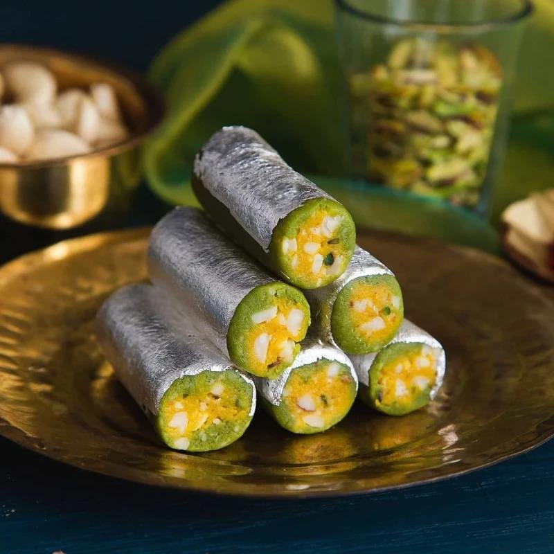 Kaju Pista Roll