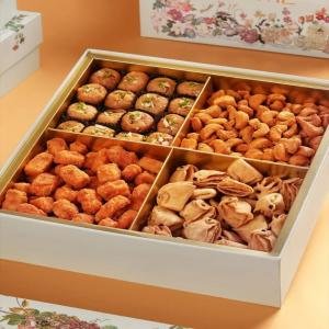 Luxury Banarasi Sweet & Namkeen Hamper